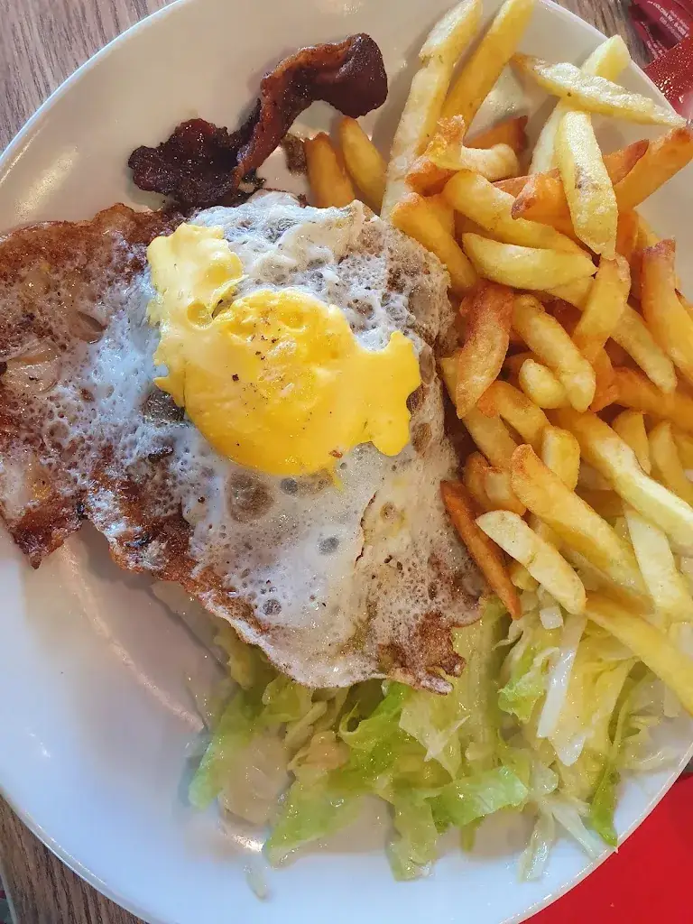 Ana Martins_Le Saint-Plebon_Verneuil-sur-Vienne_review