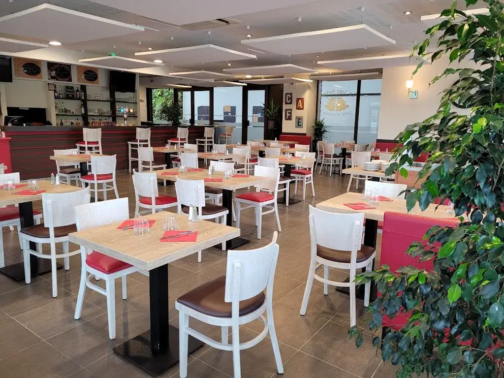 Le Saint-Plebon restaurant in Verneuil-sur-Vienne