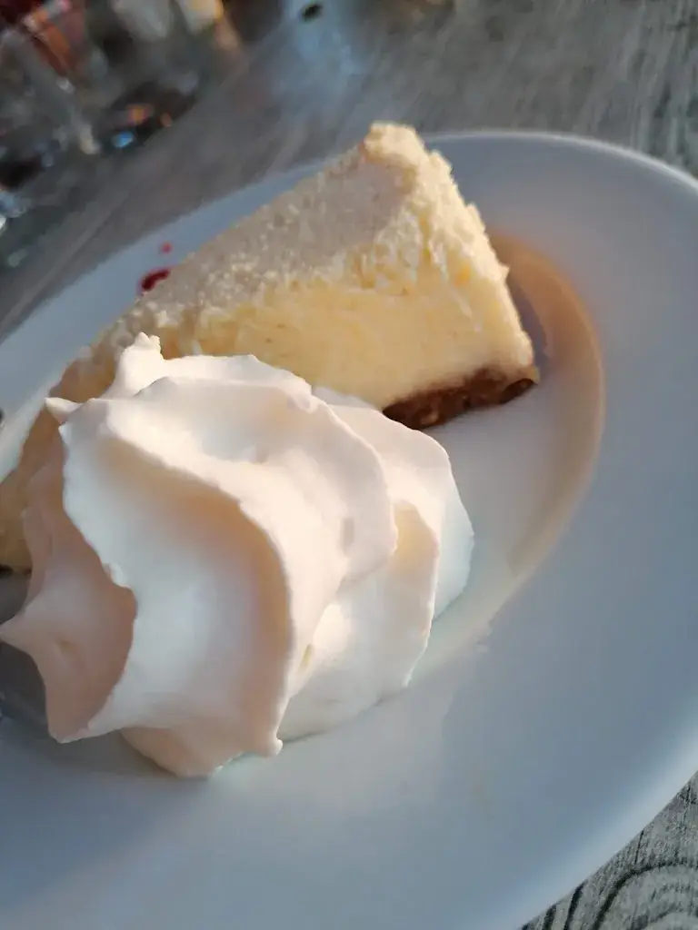 James Russell_La Part des Anges_Vendays-Montalivet_review