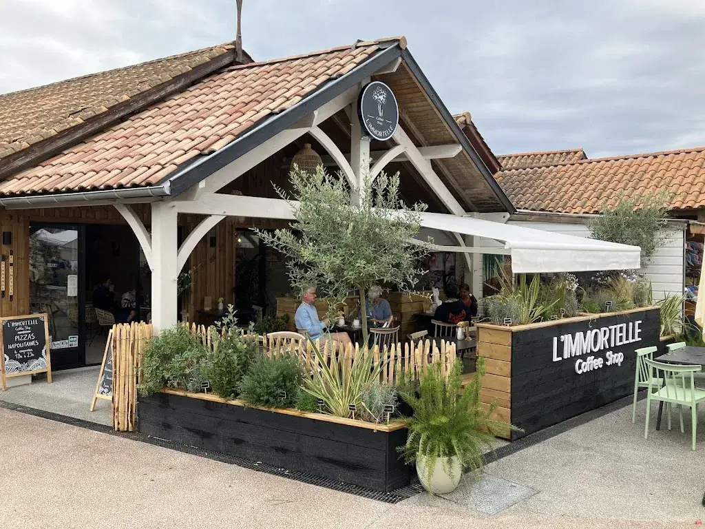 Andrew Adamson_L'Immortelle_Vendays-Montalivet_review