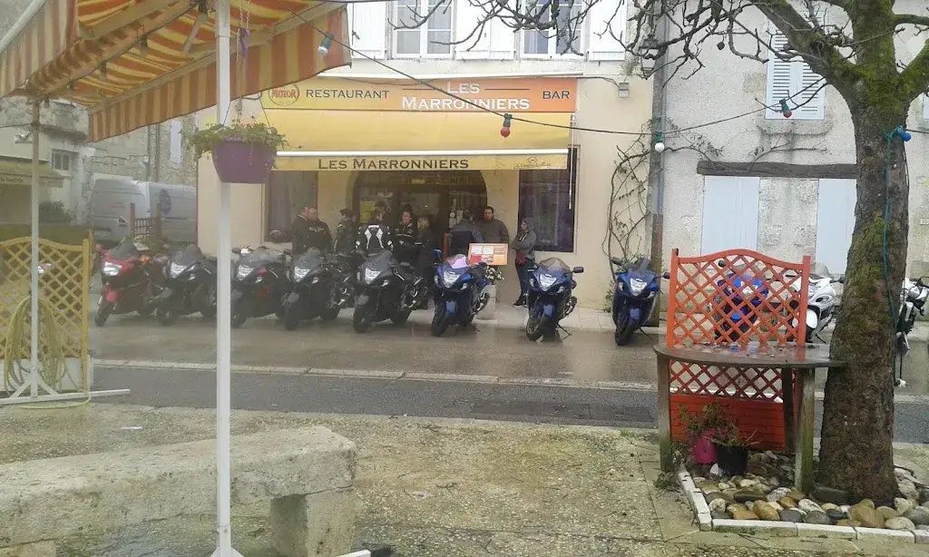 Café des Marronniers restaurant in Vianne