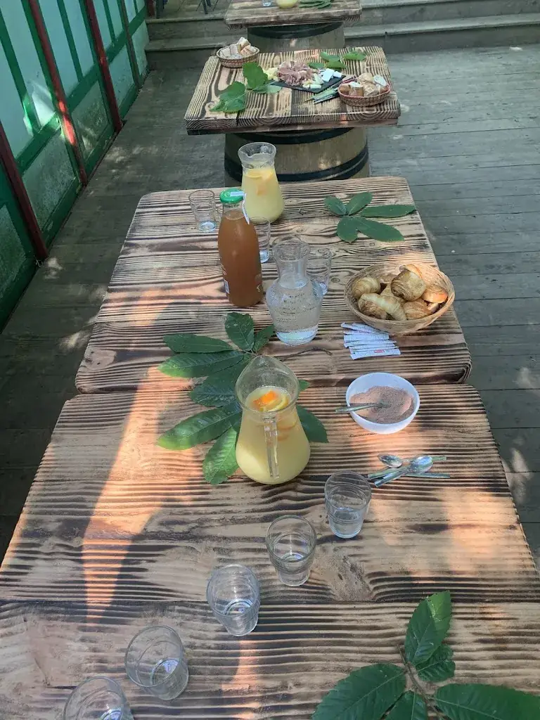 les sales gosses de Gisèle restaurant guinguette_Église-Neuve-de-Vergt_slider_image_3