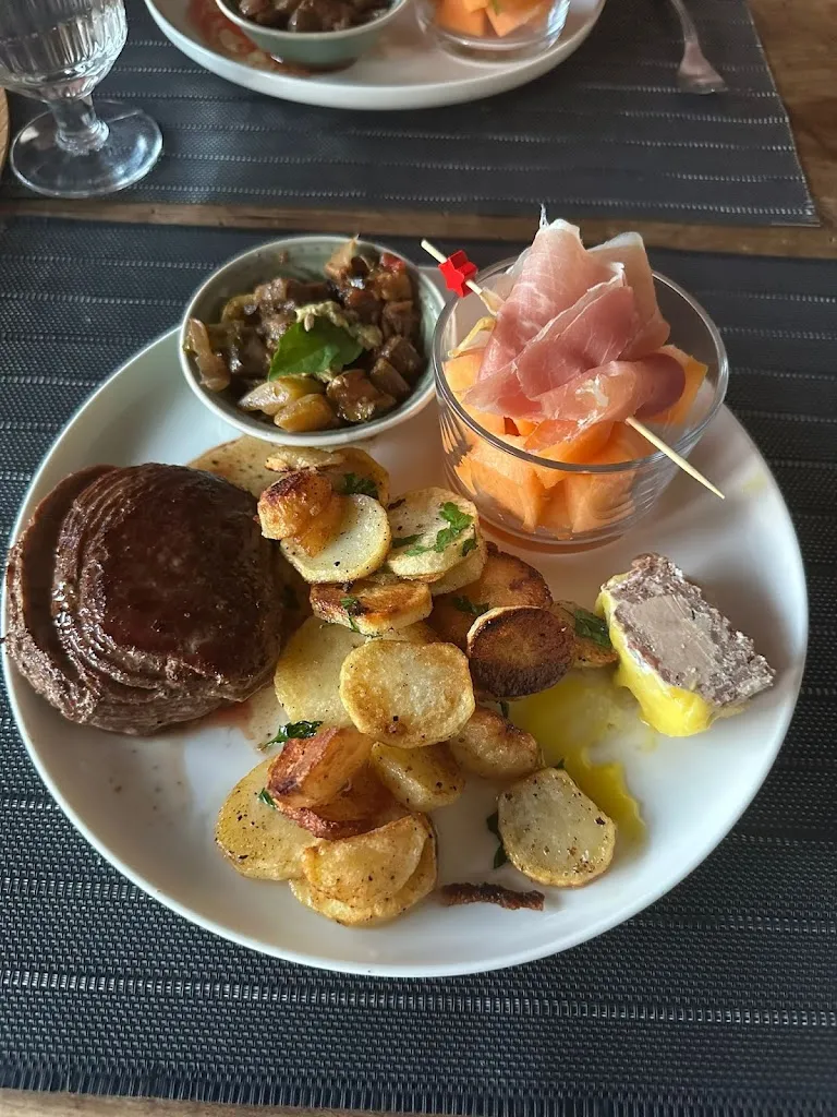 Asa Baum_La petite Auberge_Saint-Mayme-de-Péreyrol_review