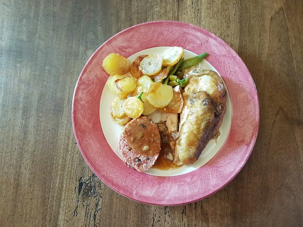 La petite Auberge_Saint-Mayme-de-Péreyrol_slider_image_2