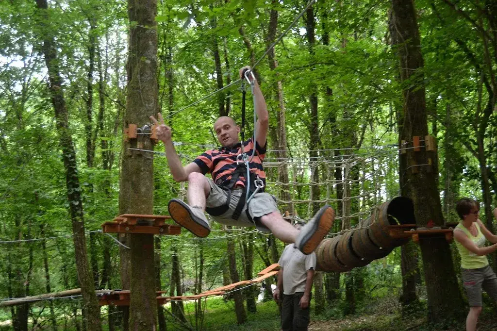 Vergtaventures_Église-Neuve-de-Vergt_slider_image_3