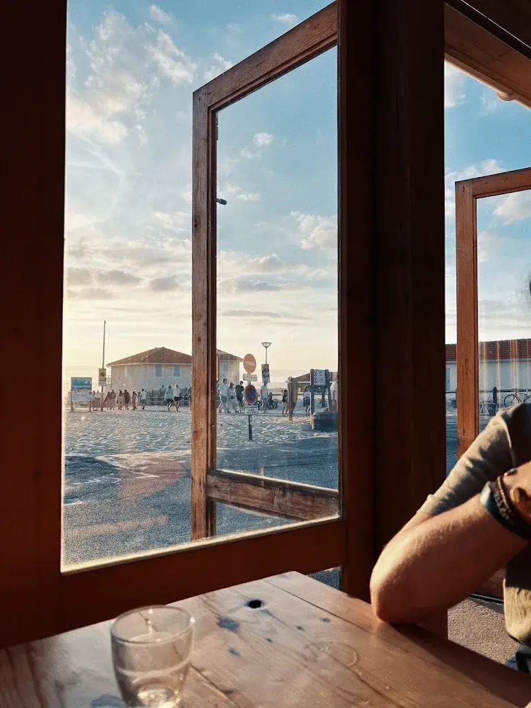 Danyel H_Cocotte à la plage_Vielle-Saint-Girons_review