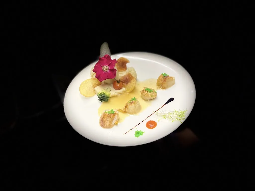 La Cabane Restaurant_L'Éguille_slider_image_3