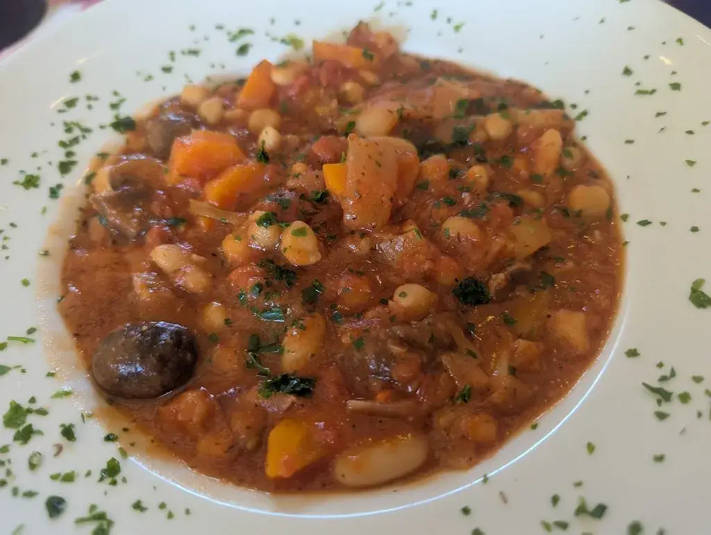 Paul Cuthbert_L'Etoile d'Or_Villefagnan_review