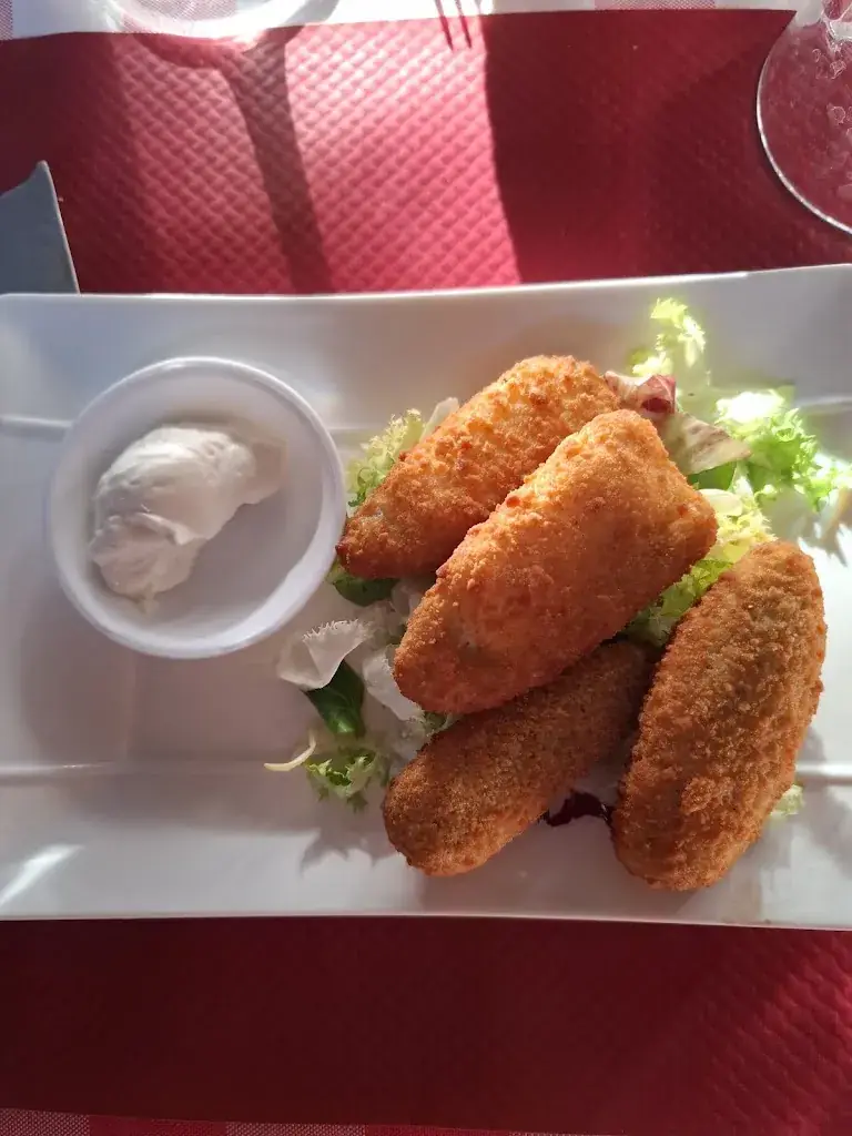 Robyn Bahlmann_L'Etoile d'Or_Villefagnan_review