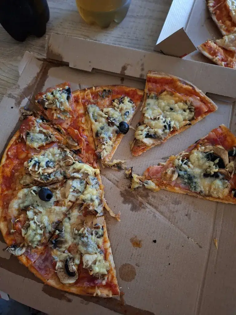 Solène Fénié_La Tour de Pizza_Villeneuve-de-Marsan_review