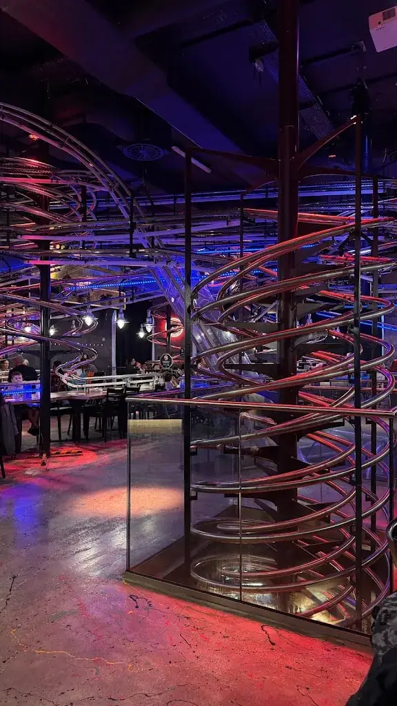 Sara Dumine_ROLLERCOASTERRESTAURANT Vienna_Austria_review