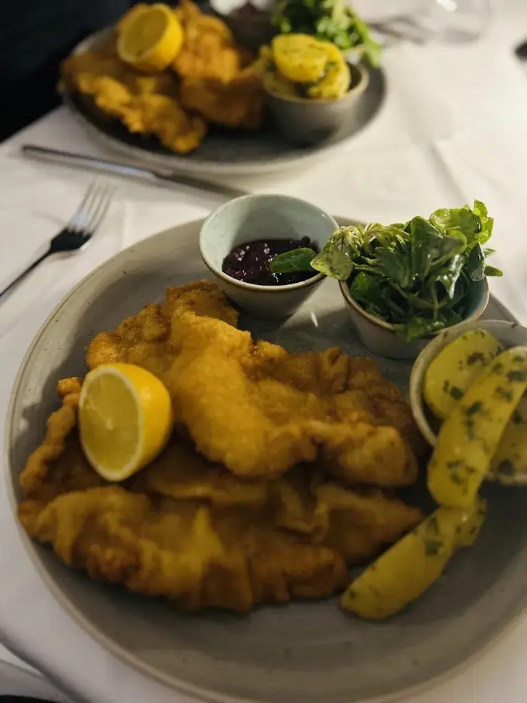 Edanur Çabuk_ef16 Restaurant Weinbar_Austria_review