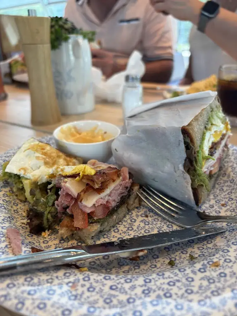 Ruben Eloff_Café & Restaurant Motto am Fluss_Austria_review