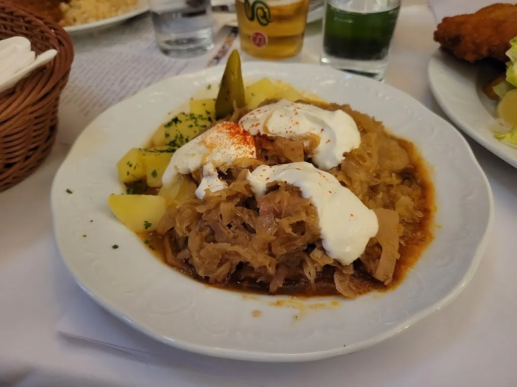 Peter Solar_Ilona Stüberl_Austria_review