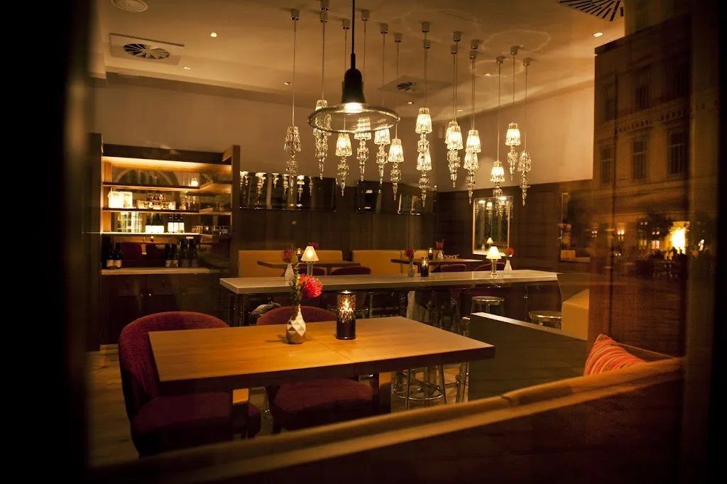 die Feinkosterei Judenplatz restaurant in Austria