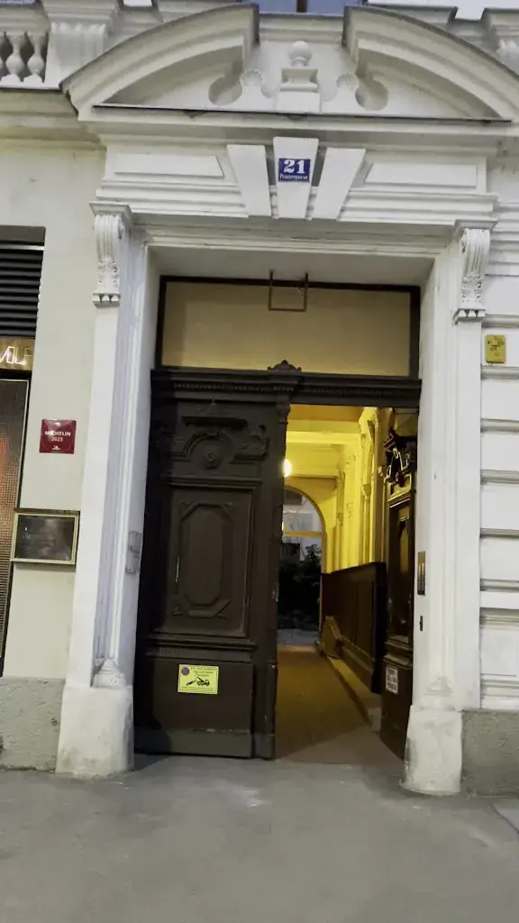 C M_Pramerl and the Wolf_Austria_review