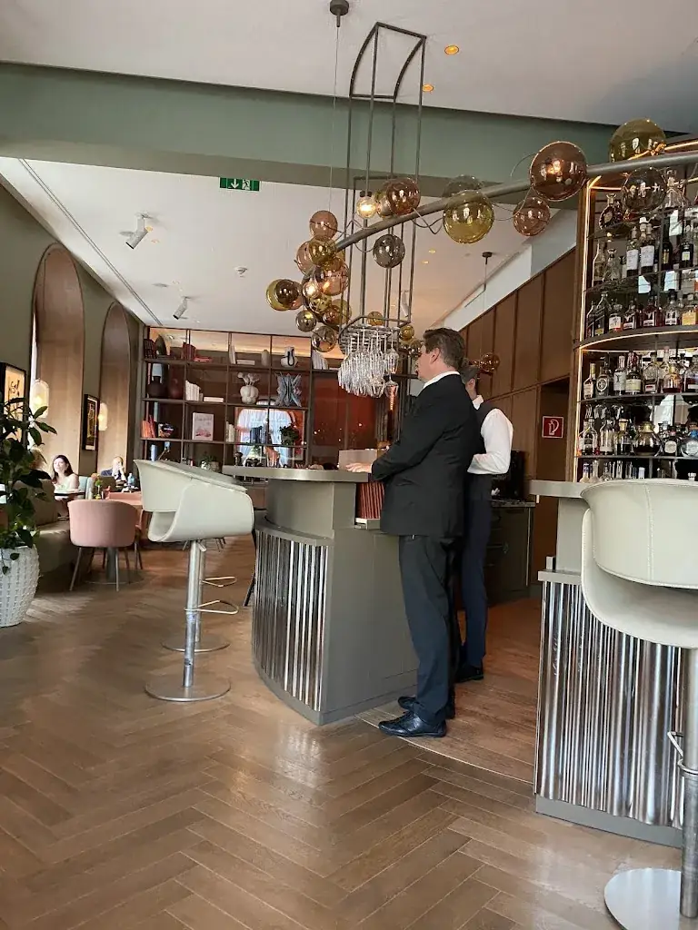 Veranda Brasserie & Bar_Austria_slider_image_3