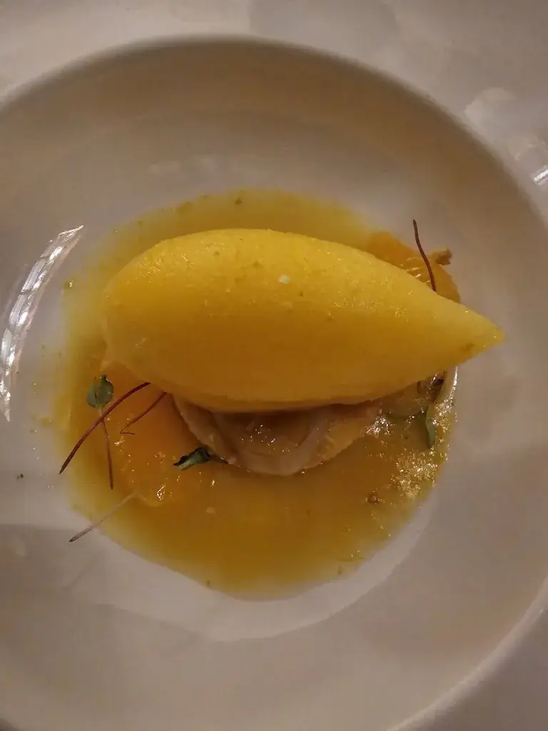 Elliot Denis_Vestibül Restaurant im Burgtheater_Austria_review