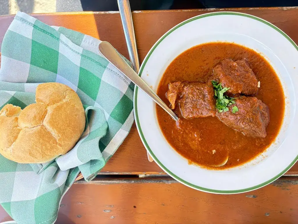 larsje “Larsje” p_Rado's Gasthaus_Austria_review