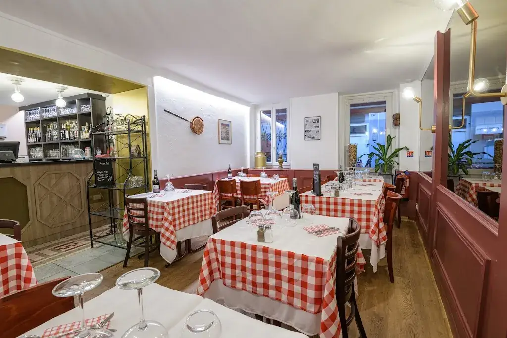 Au P'tit Bouchon_Vienne_slider_image_1