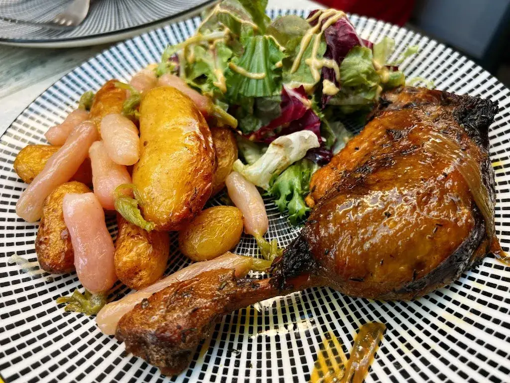 Tony F_Restaurant Dat Milton Vienne_Vienne_recensione