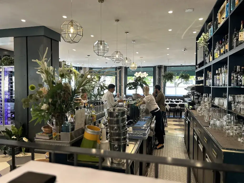 Diana D_Le Glacier_Vienne_review