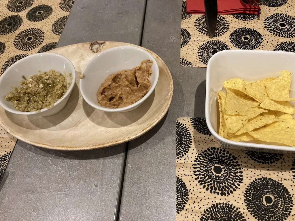 Joel Lee_Mama Trøtter_Vienne_review