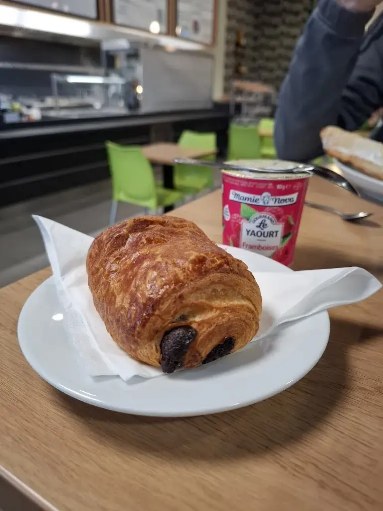 Mathilde Muzaton_Le bistrot_Vivonne_review