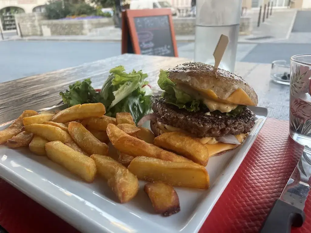 Kas Kersjes_Le Ravaillac's | Plats cuisinés | Brasserie & Burgers | sur place, emporté & livraison_Vivonne_review