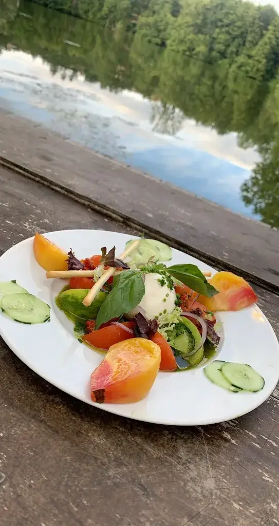 La Guinguette au bord de l'eau_d'Oingt_slider_image_2