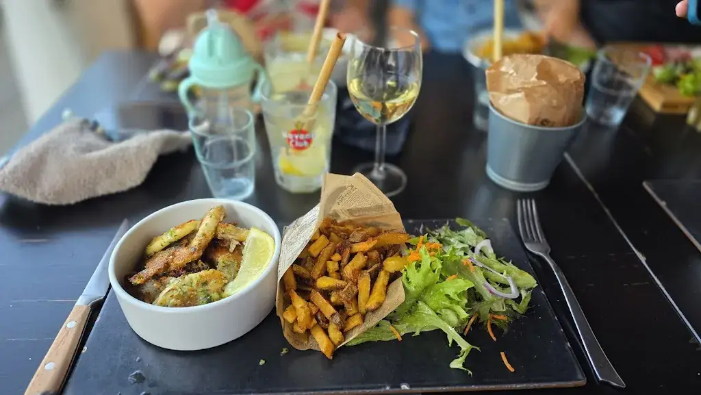 La Guinguette au bord de l'eau_d'Oingt_slider_image_3