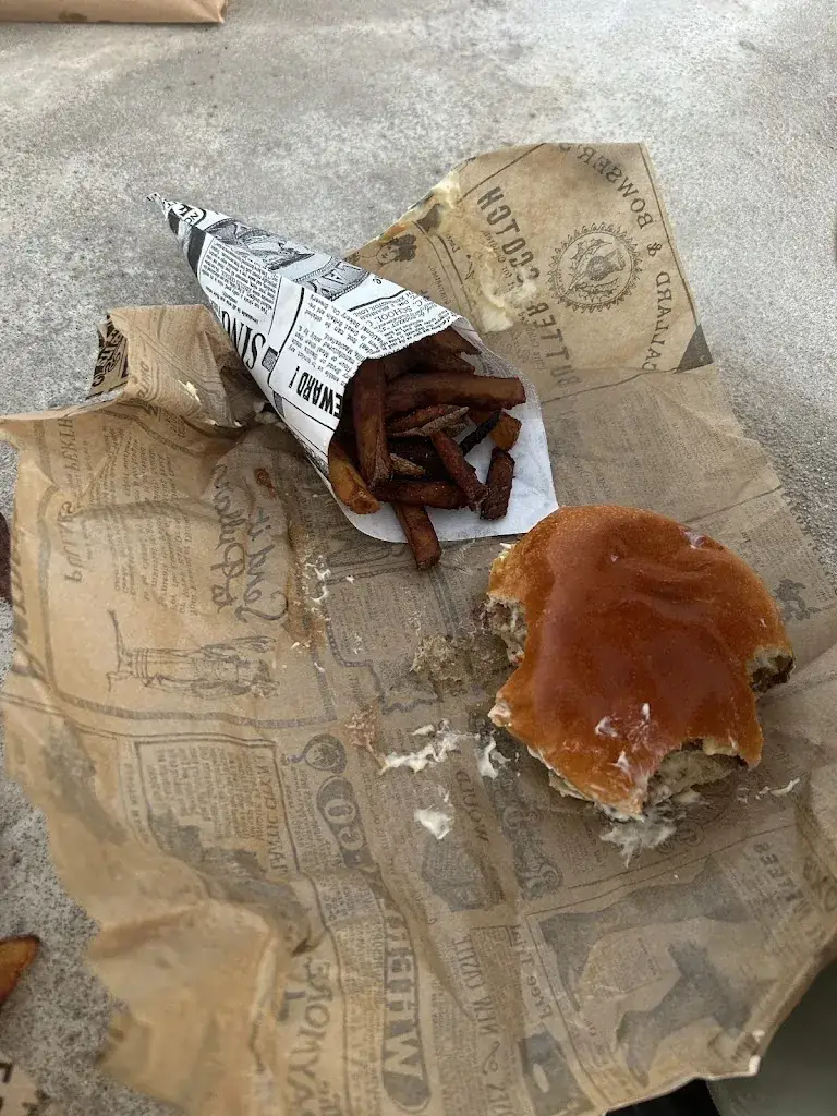 celeste uhlmann_Général truck burger_Abeilhan_review