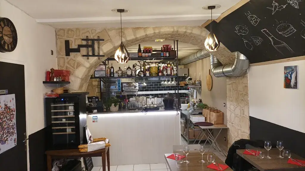 La Case restaurant in Servian