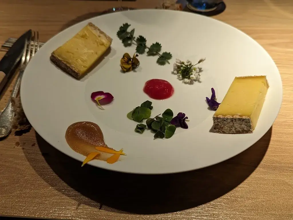 Menü_VILLA PINEWOOD_Payrin-Augmontel_Bild_6