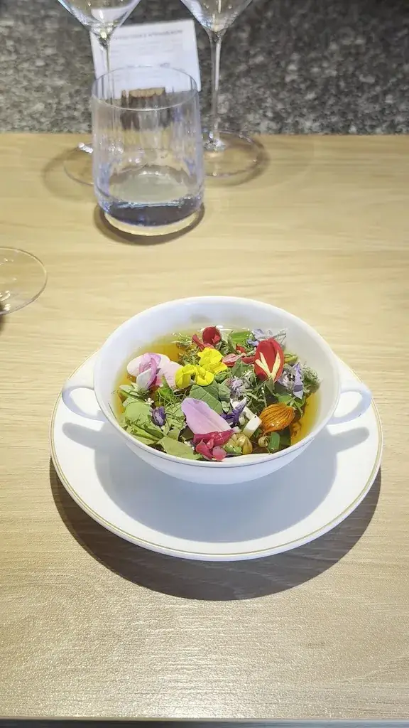 Heeyoung Jang_VILLA PINEWOOD_Payrin-Augmontel_Bewertung