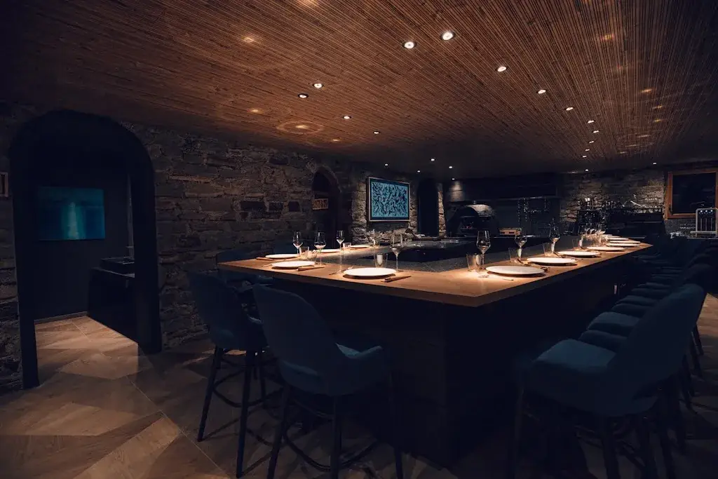 VILLA PINEWOOD_Payrin-Augmontel_slider_image_1