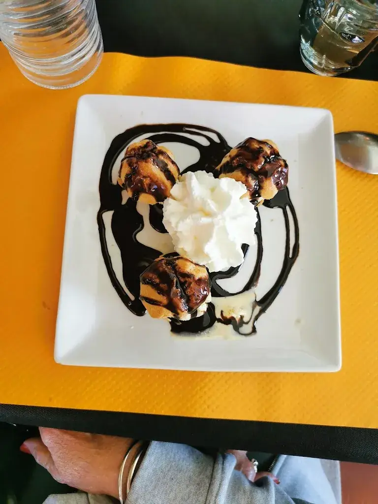 Aux Quatre Vents Restaurant_Mazamet_slider_image_3