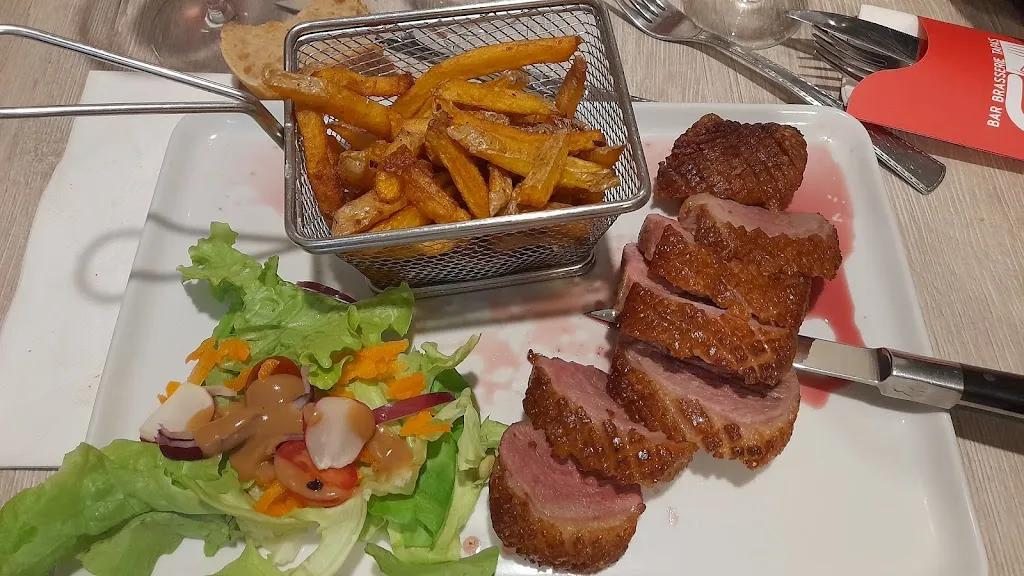 Le Centre Bar & Pizzeria_Mazamet_slider_image_3