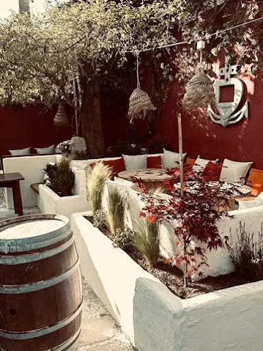 La Camargue_Aigues-Mortes_slider_image_3