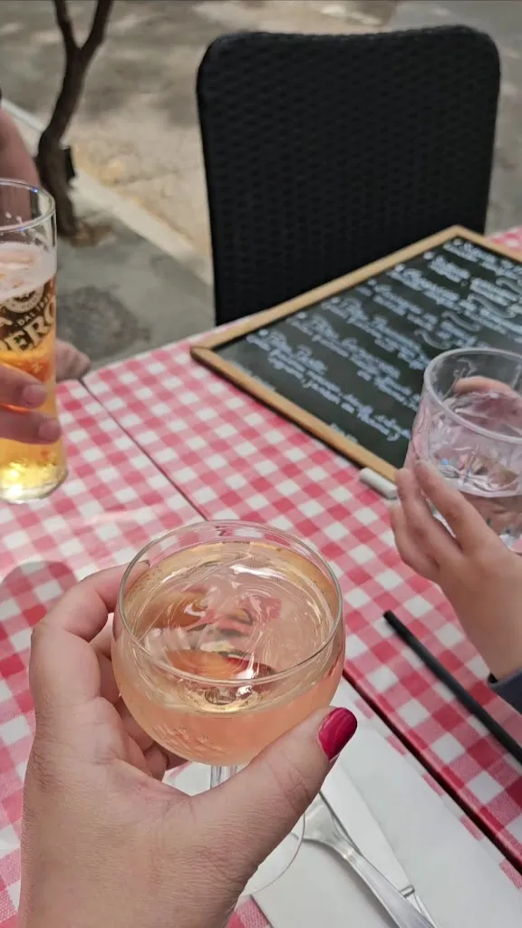 Marie Elise D_La Guinguette du Marché_Aigues-Mortes_review