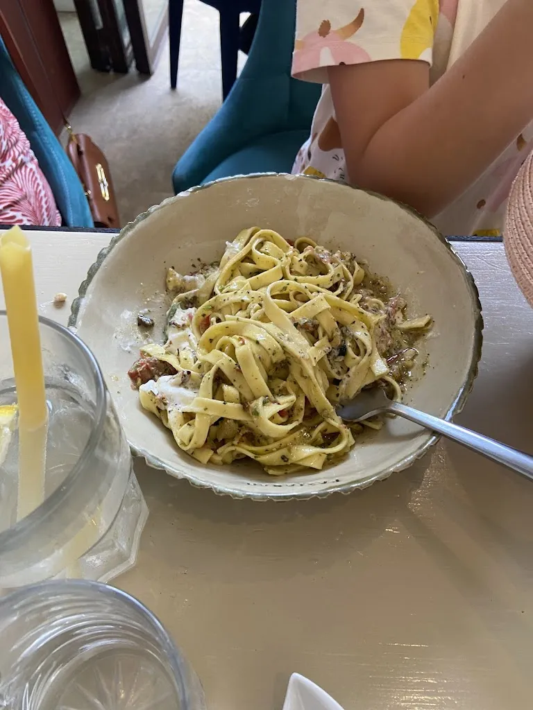 Christian Plume_Pastabar_Aigues-Mortes_review