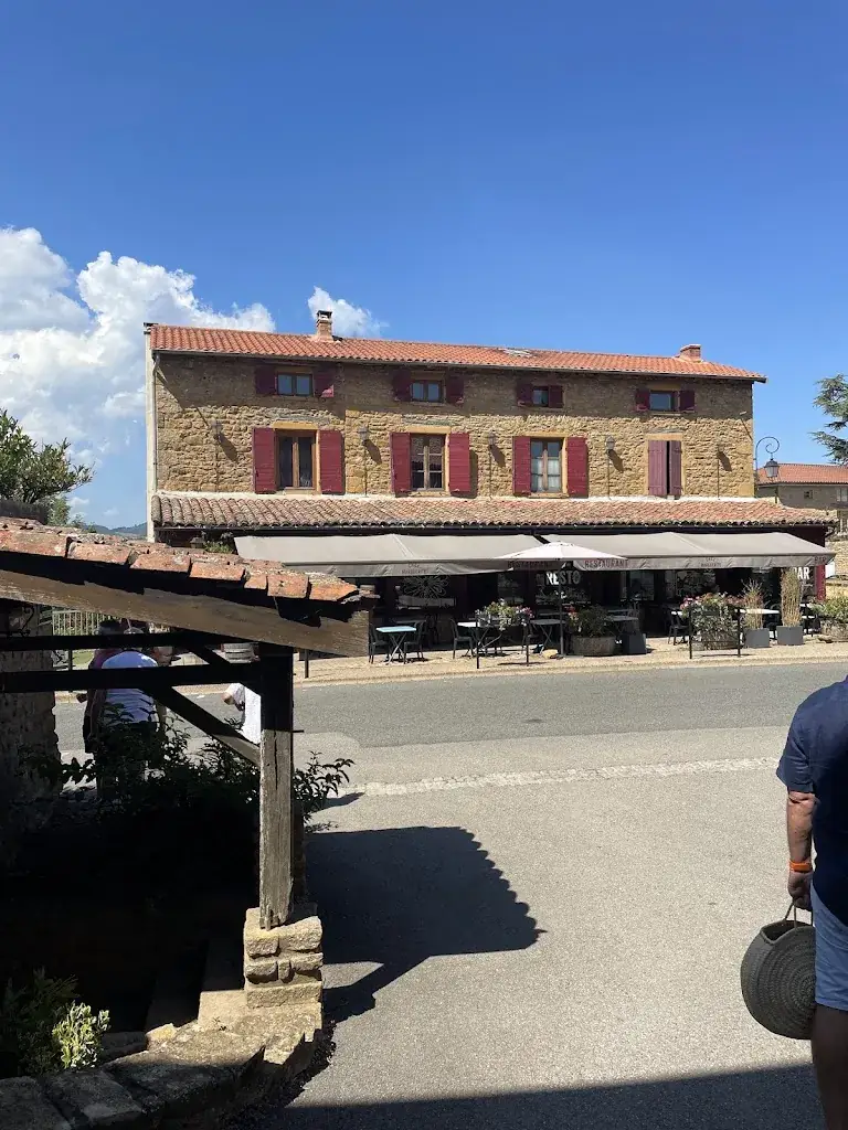 P J S_Chez Marguerite_d'Oingt_review