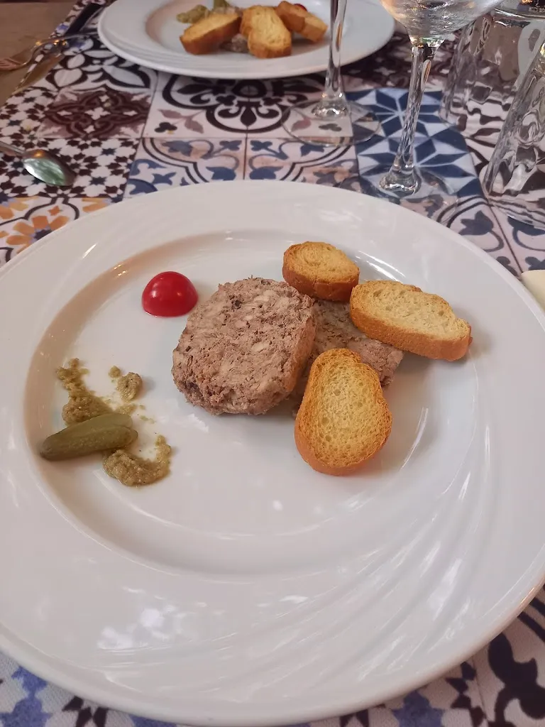 Menu_Restaurant Le Café Du Commerce_Aigues-Mortes_image_8