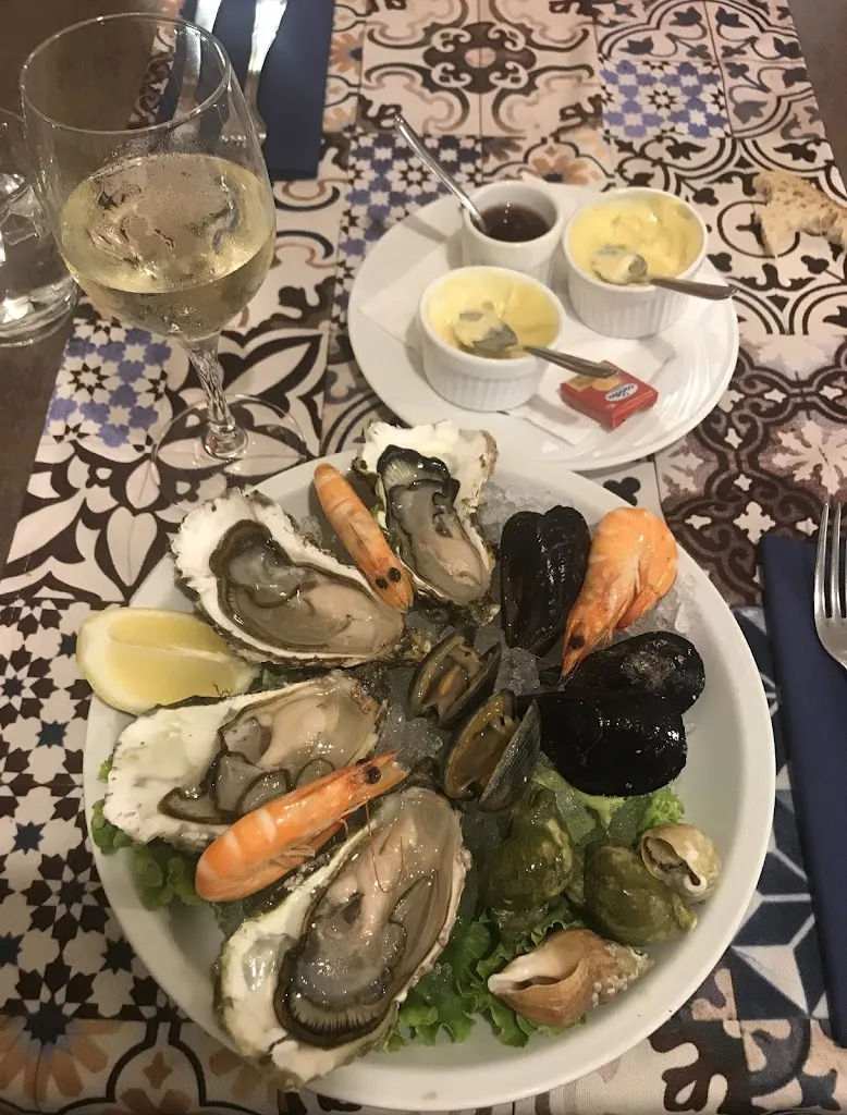 Michelle LI_Restaurant Le Café Du Commerce_Aigues-Mortes_review