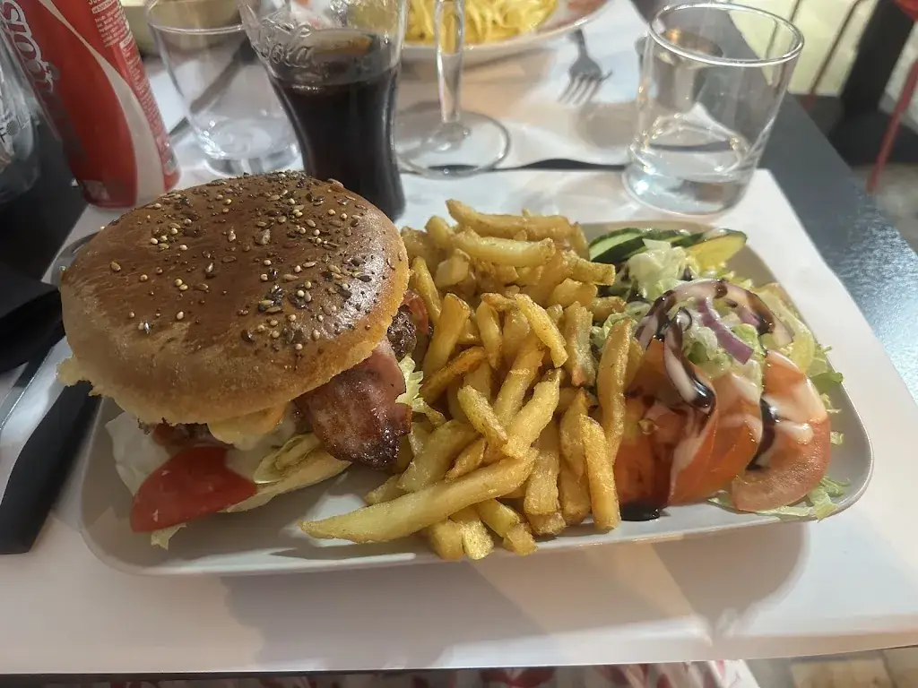 Le Petit London_Aigues-Mortes_slider_image_3