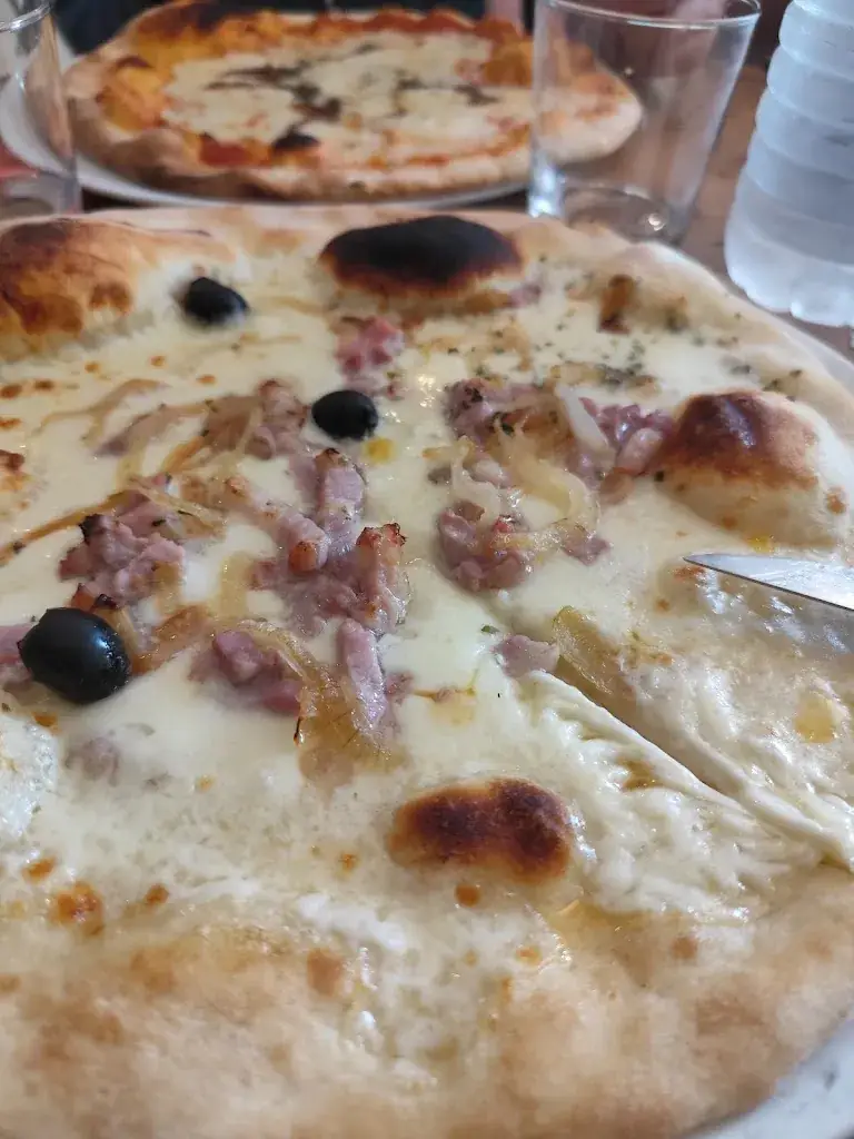 lydia llydia_La petite pause_Aigues-Mortes_review