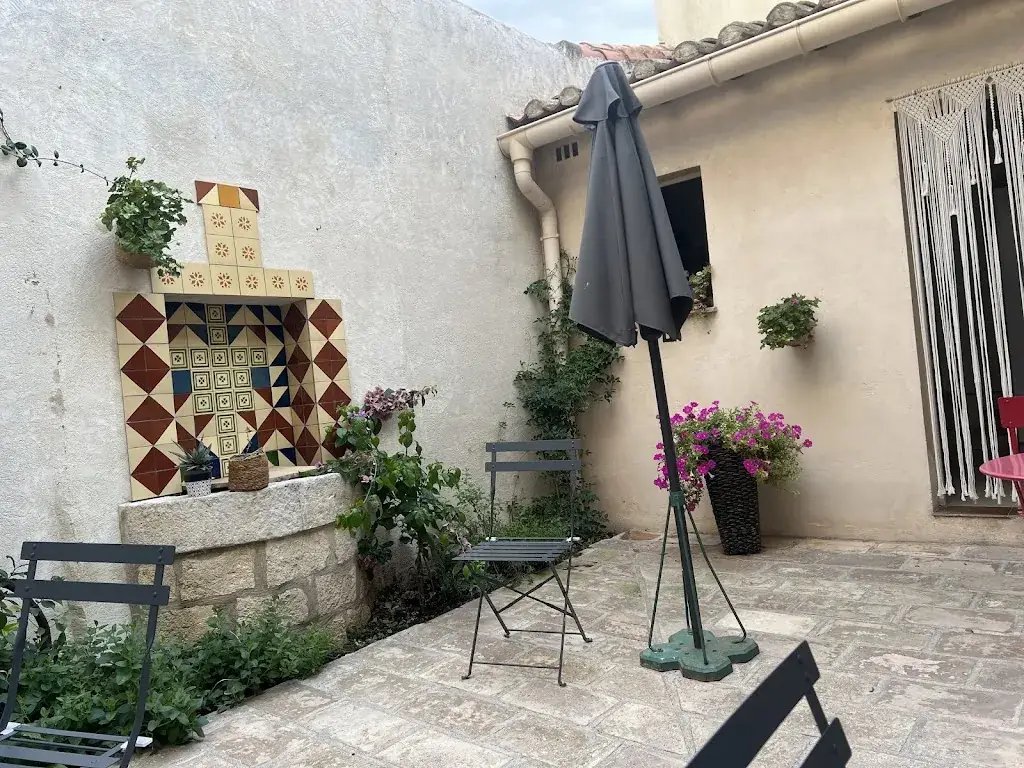 La petite pause Restaurant in Aigues-Mortes