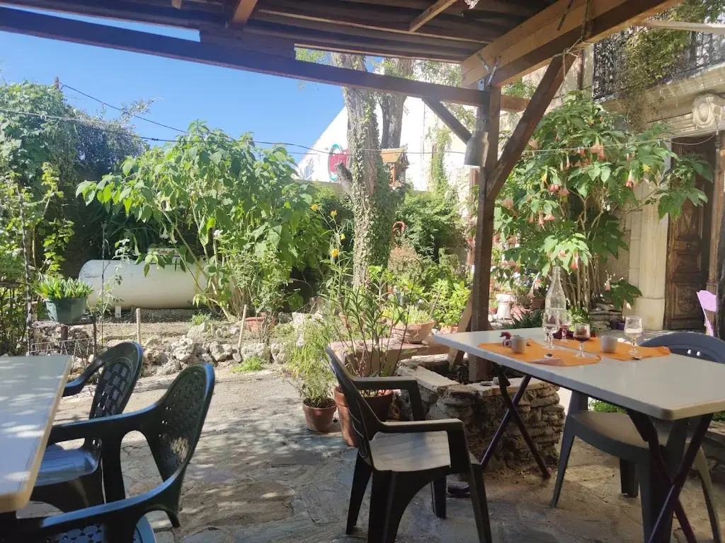 Chez Jeannette_Aigues-Vives_slider_image_1