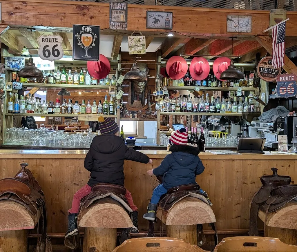 Black Horse Saloon_d'Oingt_slider_image_3