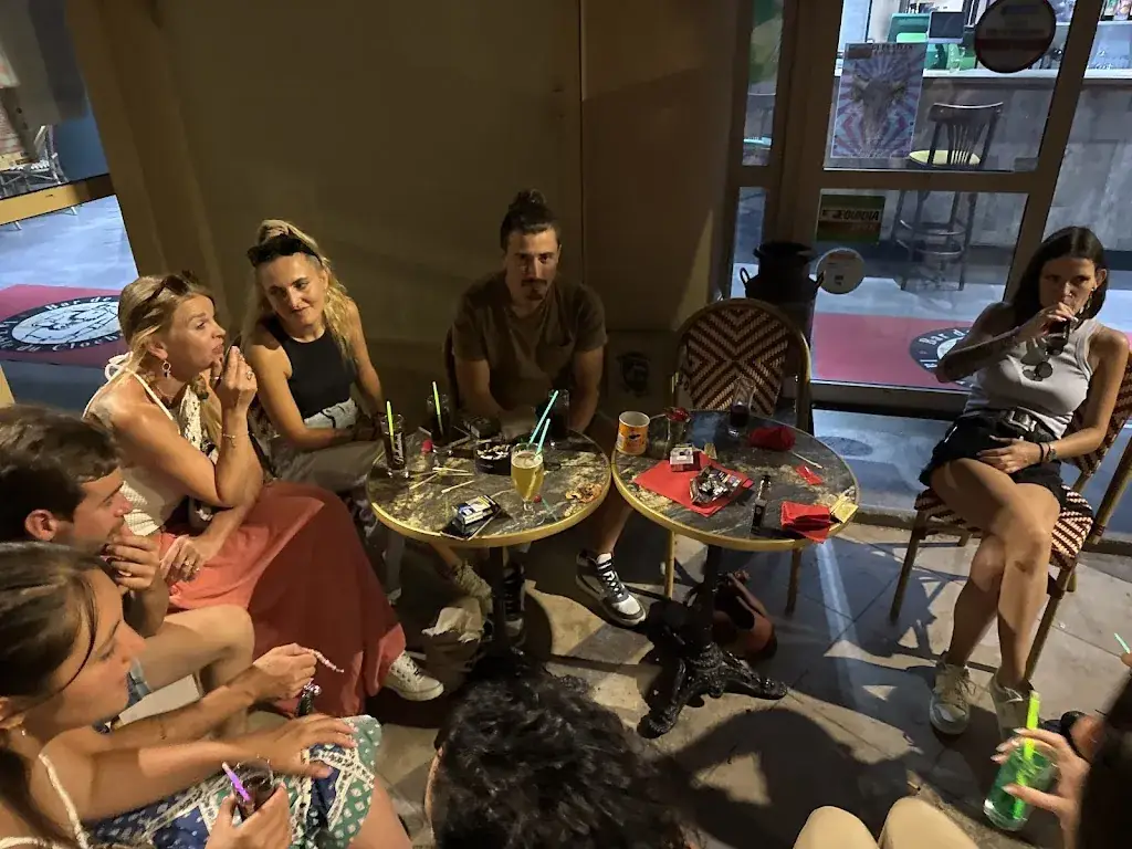 Curtis Delenne_Bar de la Place_Aigues-Vives_review